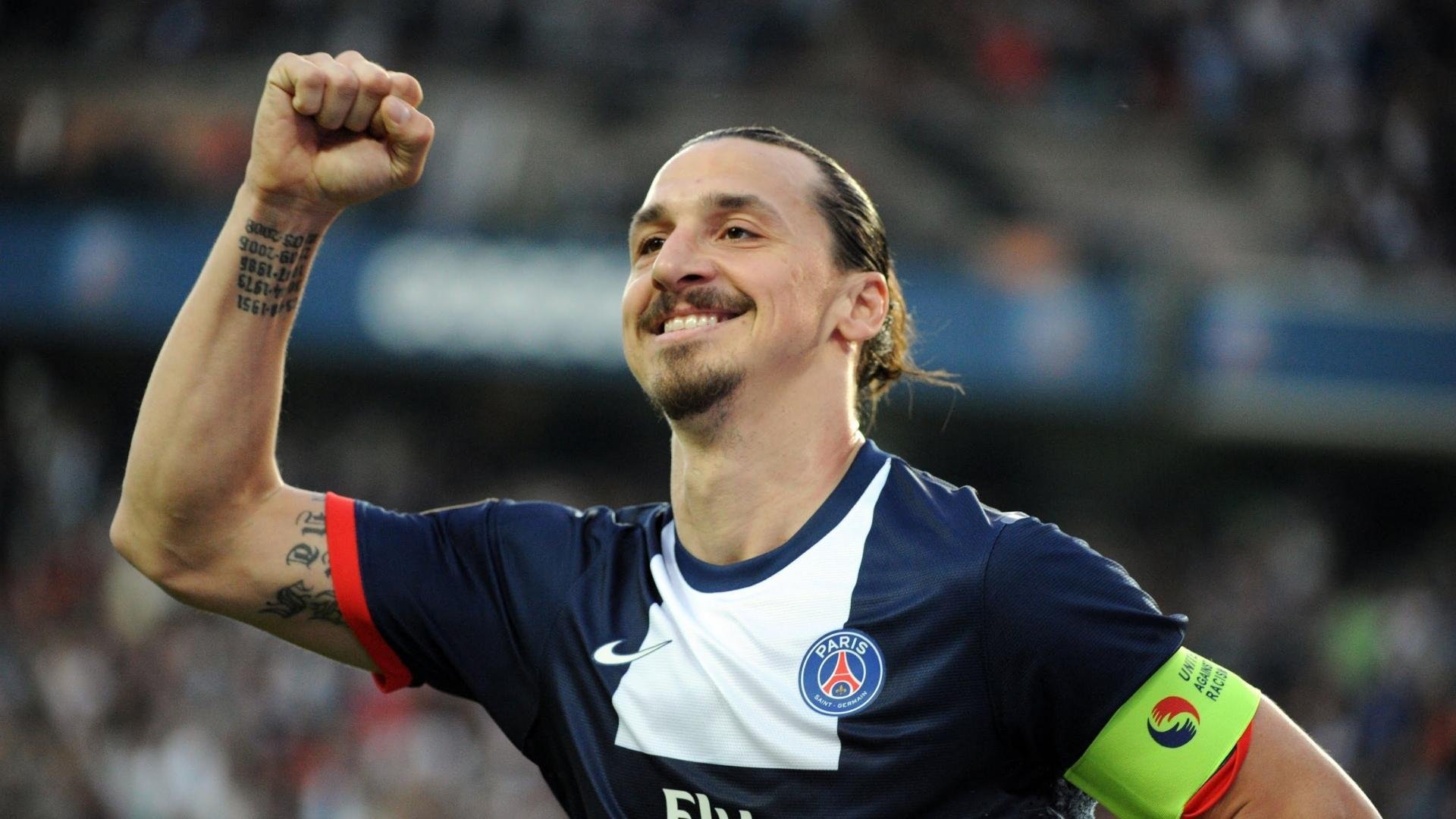 跨界风暴,当篮球独行侠掀翻新疆,小贾伦在F1赛道接管比赛