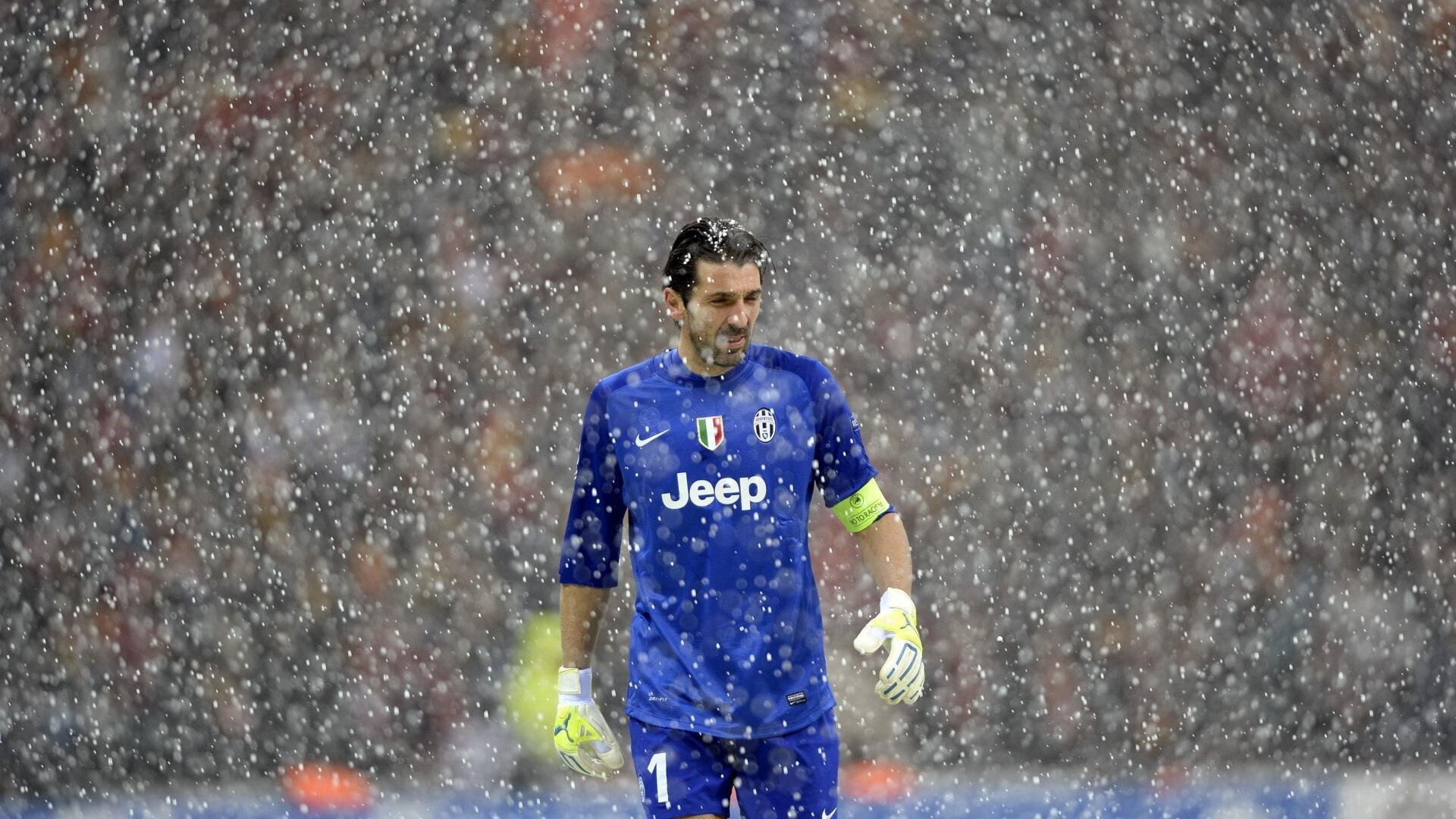 马刺铁血防守锁死雄鹿,库里化身关键先生定乾坤